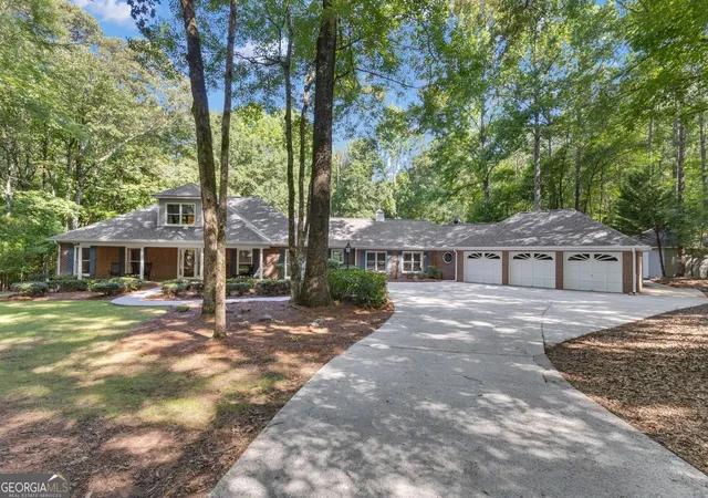 Homes for sale in Fayetteville, GA | 120 Ellenwood Ct, Fayetteville, GA 30215 | MLS# 10802642