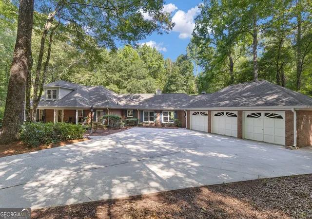 Homes for sale in Fayetteville, GA | 120 Ellenwood Ct, Fayetteville, GA 30215 | MLS# 10802642