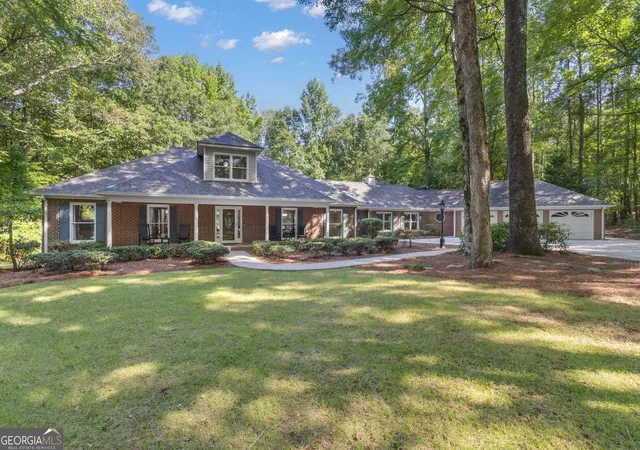 Homes for sale in Fayetteville, GA | 120 Ellenwood Ct, Fayetteville, GA 30215 | MLS# 10802642