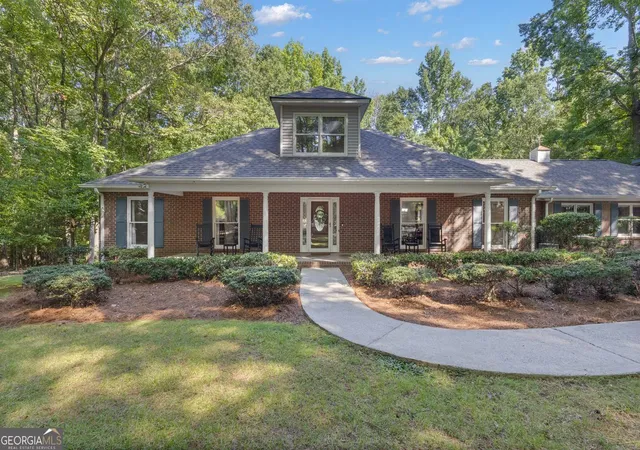 Homes for sale in Fayetteville, GA | 120 Ellenwood Ct, Fayetteville, GA 30215 | MLS# 10802642