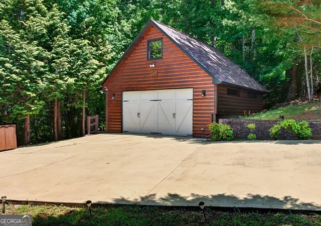 Photo 3 of Single family home for sale at 573 Weaver Crk Way, Blue Ridge, GA 30513 | MLS# 10804350 | Listing updated on 2026-09-16