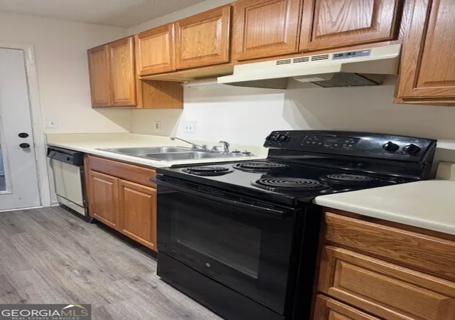 Photo 2 of Townhouse for sale at 9028 Stoneleigh Tr, Douglasville, GA 30134 | MLS# 10822515 | Listing updated on 2026-08-28