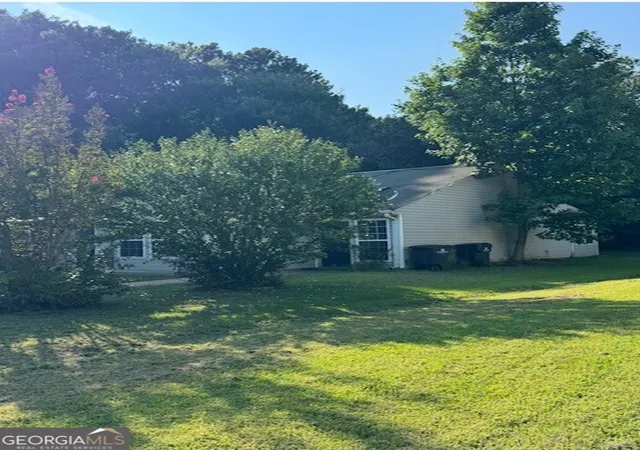 Photo 6 of Townhouse for sale at 9028 Stoneleigh Tr, Douglasville, GA 30134 | MLS# 10822515 | Listing updated on 2026-08-28