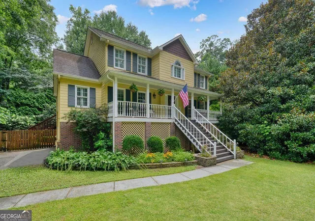 Photo 3 of Single family home for sale at 2133 Bayford Ct Sw, Marietta, GA 30064 | MLS# 10806547 | Listing updated on 2026-09-08
