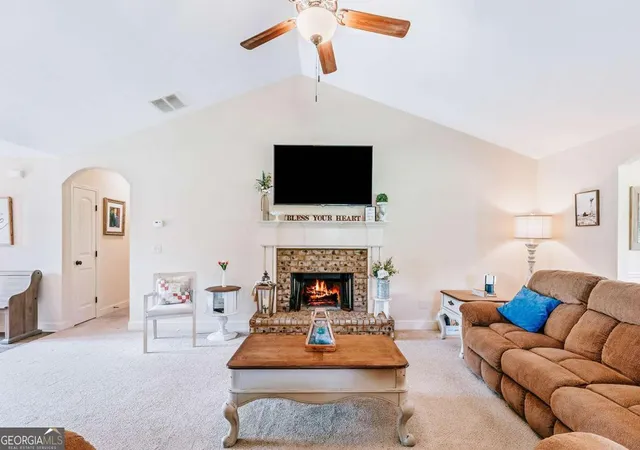 Photo 2 of Sale Pending at 296 Highlands Dr, Winterville, GA 30683 | MLS# 10819871 | Listing updated on 2026-08-17