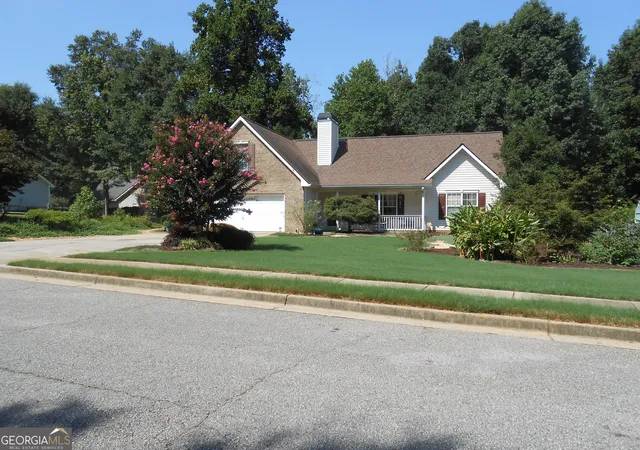 Photo 2 of Sale Pending at 209 Pebble Creek Dr, Mcdonough, GA 30253 | MLS# 10828995 | Listing updated on 2026-09-08