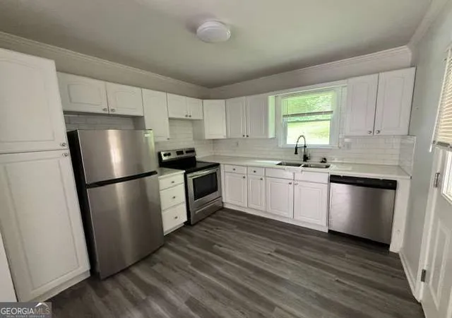 Photo 2 of Sale Pending at 5552 Lakeside Dr, Union City, GA 30291 | MLS# 10781139 | Listing updated on 2026-09-11