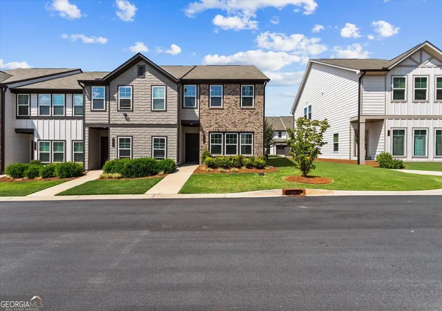 Photo 2 of Townhouse for sale at 4109 Kingsbere Way, Douglasville, GA 30135 | MLS# 10836897 | Listing updated on 2026-09-14