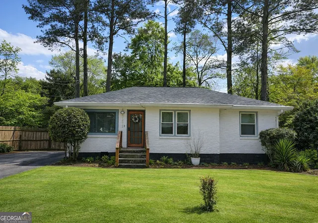 Photo 1 of Sale Pending at 3277 Beech Dr, Decatur, GA 30032 | MLS# 10725637 | Listing updated on 2026-08-04