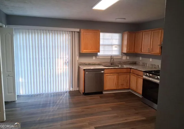 2nd image of 3124 Fields Dr, Lithonia, GA 30038 | MLS# 10784807