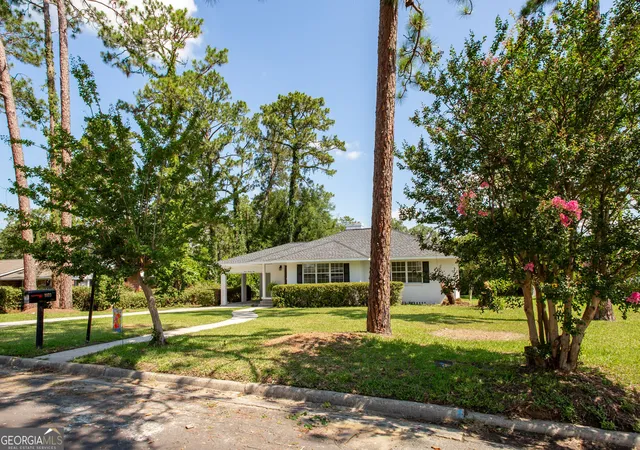 Homes for sale in Waycross, GA | 1109 Cherokee Cir, Waycross, GA 31501 | MLS# 10784219