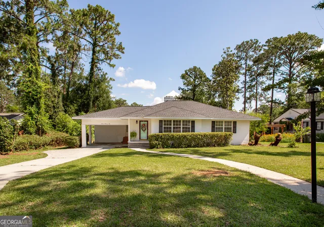 Homes for sale in Waycross, GA | 1109 Cherokee Cir, Waycross, GA 31501 | MLS# 10784219
