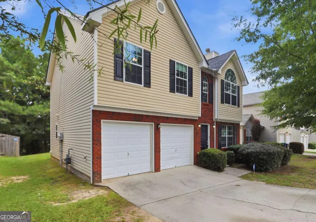Photo 2 of Single family home for sale at 2545 Carolina Rdg, Riverdale, GA 30296 | MLS# 10825026 | Listing updated on 2026-08-27