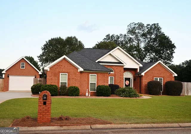 Photo 3 of Sale Pending at 102 Starky Pl, Warner Robins, GA 31088 | MLS# 10833743 | Listing updated on 2026-09-09
