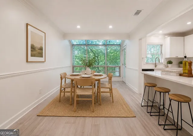 Photo 4 of Townhouse for sale at 7500 Roswell Rd #47, Sandy Springs, GA 30350 | MLS# 10796639 | Listing updated on 2026-09-04