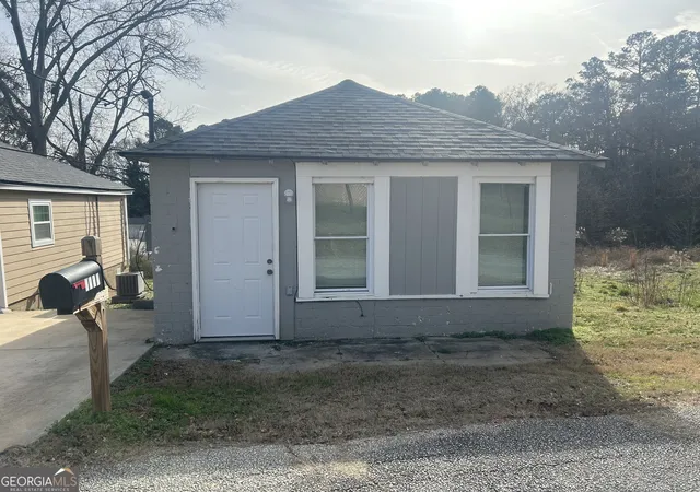 3rd image of 1675 Oak St Ne, Conyers, GA 30012 | MLS# 10792963