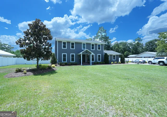 Photo 3 of Single family home for sale at 712 Old Waynesville Rd, Jesup, GA 31546 | MLS# 10811636 | Listing updated on 2026-08-06