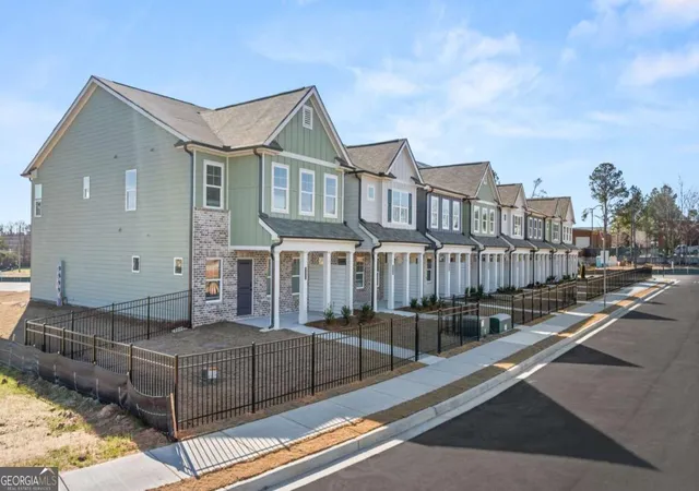 Photo 2 of Townhouse for sale at 3283 Lake Carlton Rd #LOT 15, Loganville, GA 30052 | MLS# 10818298 | Listing updated on 2026-08-26