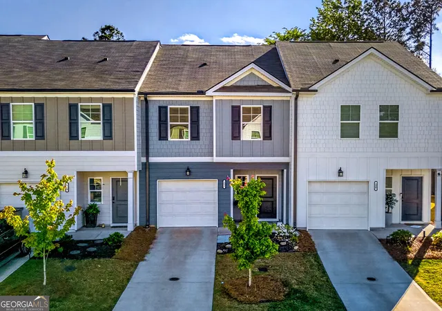 Photo 1 of Townhouse for sale at 252 Regent Park, Hoschton, GA 30548 | MLS# 10739093 | Listing updated on 2026-08-13