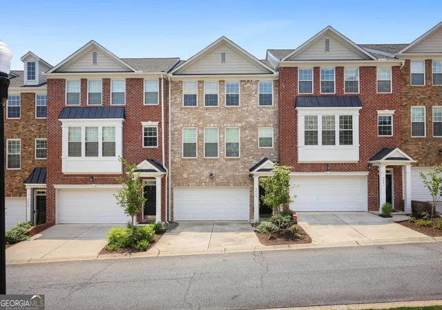 Townhouse for sale at 3849 Chattahoochee Summit Dr Se, Atlanta, GA 30339 | MLS# 10819340
