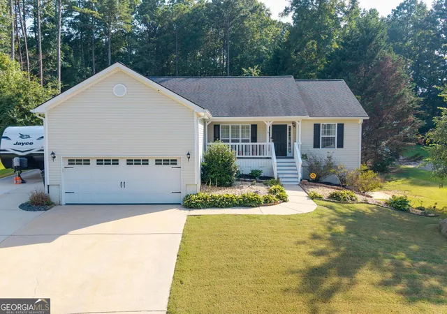 Photo 1 of Single family home for sale at 75 Oak Ridge Ct, Douglasville, GA 30134 | MLS# 10817367 | Listing updated on 2026-09-15