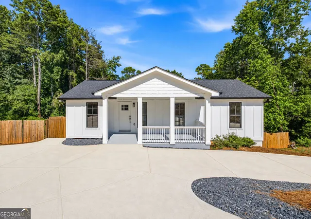 4th image of 5875 Maple Creek Dr, Buford, GA 30518 | MLS# 10832316
