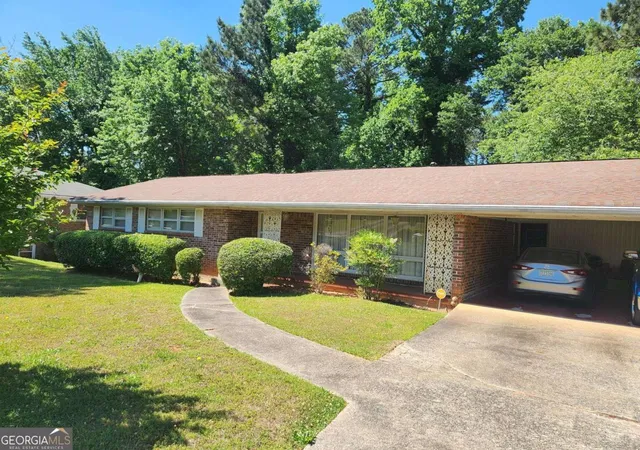 Photo 2 of Sale Pending at 3145 Hazelwood Dr Sw, Atlanta, GA 30311 | MLS# 10758769 | Listing updated on 2026-09-01
