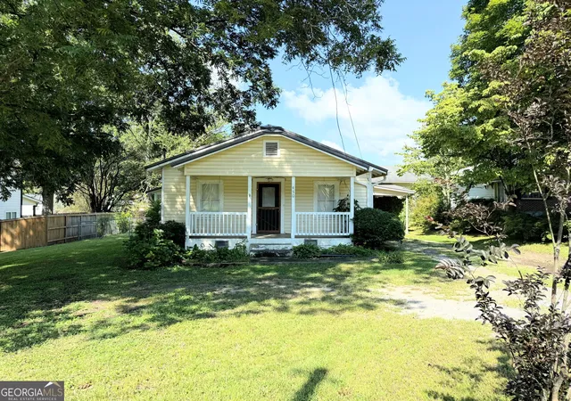 Single family home for sale at 450 Bowdon St, Tallapoosa, GA 30176 | MLS# 10872933