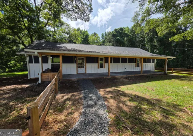 Photo 3 of Sale Pending at 4117 Mason Creek Rd, Winston, GA 30187 | MLS# 10821870 | Listing updated on 2026-08-21