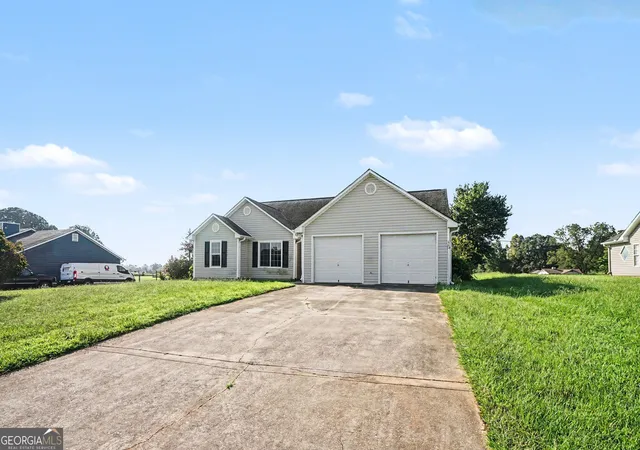 Photo 4 of Single family home for sale at 917 Justin Dr, Winder, GA 30680 | MLS# 10828994 | Listing updated on 2026-10-23