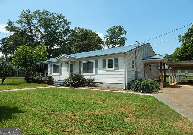 Homes for sale in Byron, GA | 201 Vinson Street, Byron, GA 31008 | MLS# 10714114
