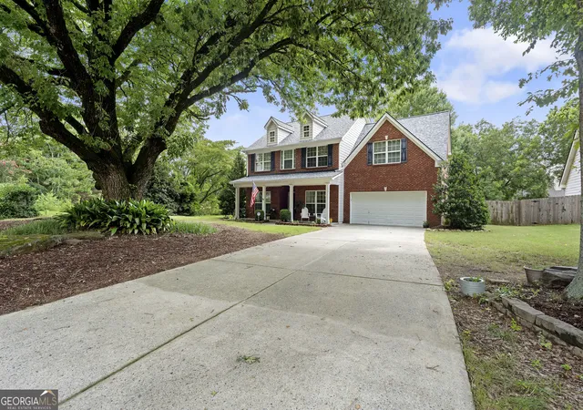 Photo 2 of Sale Pending at 824 Port West Dr, Auburn, GA 30011 | MLS# 10802578 | Listing updated on 2026-09-03