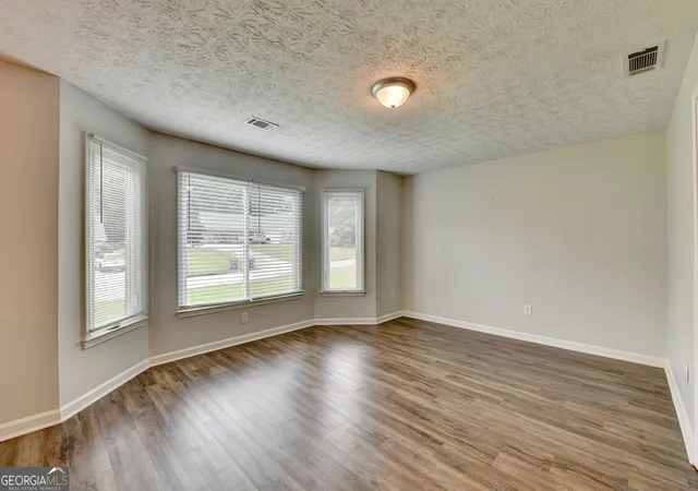 Photo 2 of Single family home for sale at 2300 Huntington Dr, Loganville, GA 30052 | MLS# 10816181 | Listing updated on 2026-10-30