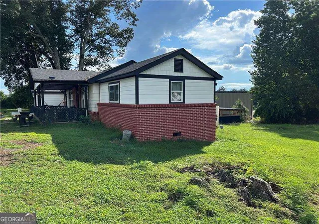 Photo 1 of Single family home for sale at 4233 Cantrell Rd Nw, Acworth, GA 30101 | MLS# 10813237 | Listing updated on 2026-08-15