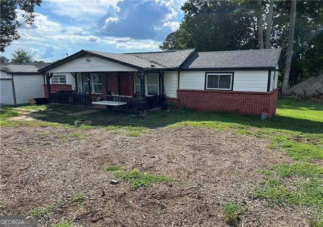 Photo 2 of Single family home for sale at 4233 Cantrell Rd Nw, Acworth, GA 30101 | MLS# 10813237 | Listing updated on 2026-08-15