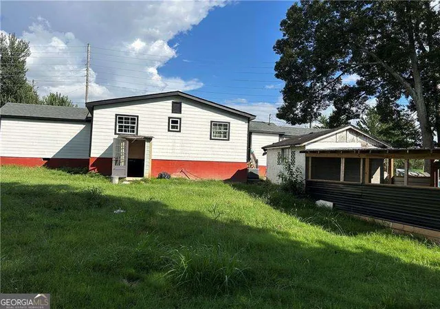 Photo 4 of Single family home for sale at 4233 Cantrell Rd NW, Acworth, GA 30101 | MLS# 10813237 | Listing updated on 2026-10-20
