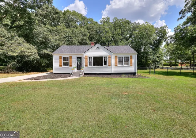 1st image of 186 S Forest Ave, Social Circle, GA 30025 | MLS# 10828093