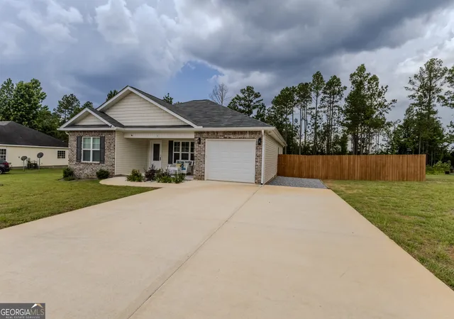 2nd image of 150 Long Pines Cir, East Dublin, GA 31027 | MLS# 10787760