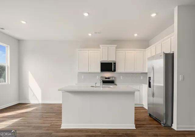 Photo 2 of Sale Pending at 11960 Aukerman Way, Hampton, GA 30228 | MLS# 10732155 | Listing updated on 2026-08-17