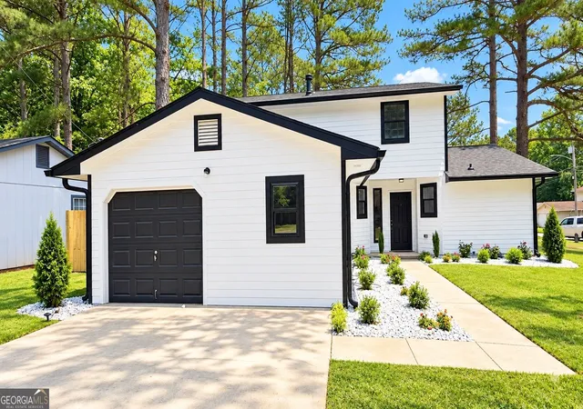 Single family home for sale at 2070 Mallard Wy, Lithonia, GA 30058 | MLS# 10778279