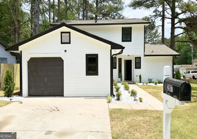 Photo 2 of Single family home for sale at 2070 Mallard Wy, Lithonia, GA 30058 | MLS# 10778279 | Listing updated on 2026-09-17