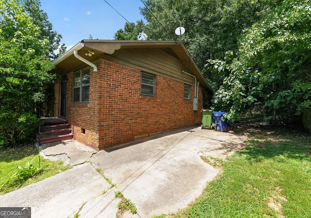 Photo 2 of Single family home for sale at 4005 Princeton Pl Sw, Atlanta, GA 30331 | MLS# 10810117 | Listing updated on 2026-10-10