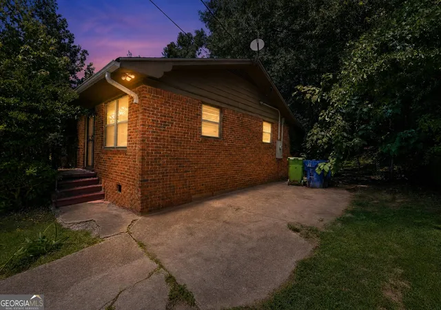Photo 3 of Single family home for sale at 4005 Princeton Pl Sw, Atlanta, GA 30331 | MLS# 10810117 | Listing updated on 2026-10-10