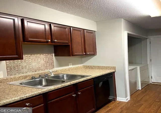 Listing Photo 5 - Condo for sale in building located at 71st Pl Fontaine, Lithonia, GA 30038