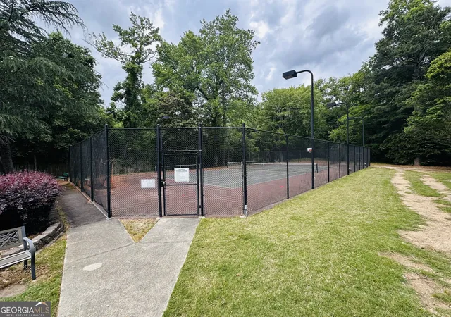 2nd image of 6700 Roswell Rd, Sandy Springs, GA 30328