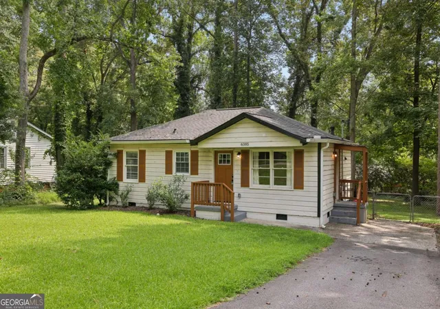 2nd image of 6385 Lobelia Rd Sw, Mableton, GA 30126 | MLS# 10815358