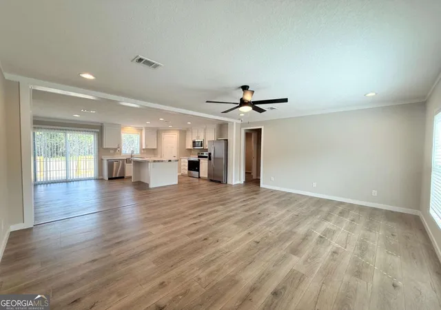 Photo 2 of Manufactured home for sale at 5240 Owens Rd, Blackshear, GA 31516 | MLS# 10827948 | Listing updated on 2026-09-06