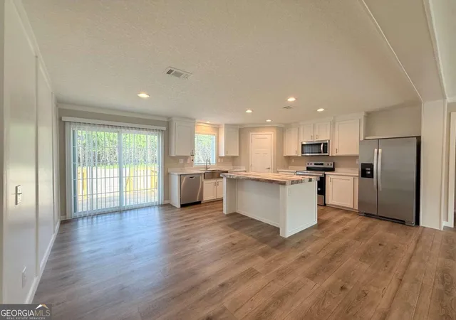 Photo 3 of Manufactured home for sale at 5240 Owens Rd, Blackshear, GA 31516 | MLS# 10827948 | Listing updated on 2026-09-06