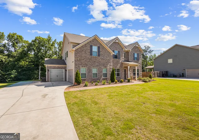 Photo 2 of Single family home for sale at 384 Traditions Ln, Hampton, GA 30228 | MLS# 10794455 | Listing updated on 2026-08-31