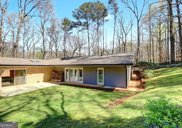 4th image of 5213 Oxbow Rd, Stone Mountain, GA 30087 | MLS# 10762680